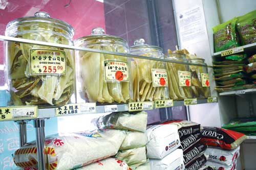 立法禁售鱼翅美国纽约华人餐饮业者意见不一