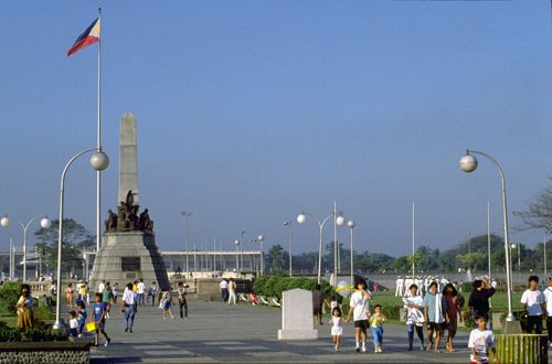 马尼拉旅游第一站:黎刹公园