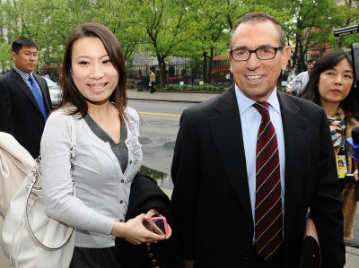 纽约华裔主计长刘醇逸竞选“捐款门”案件延审