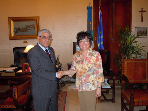 驻米兰总领事约见意大利官员商讨震区侨胞安置