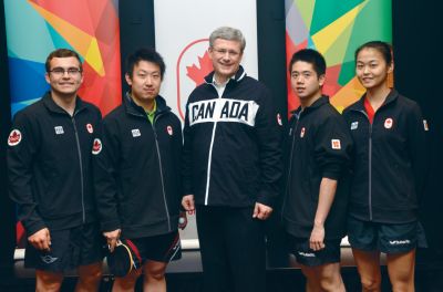 加拿大4乒乓奥运国手3人是华裔获总理颁队服（图）