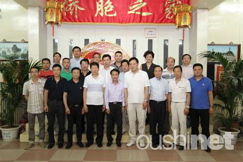 旅法侨界筹备庆中国国庆活动将邀河南歌舞团助兴
