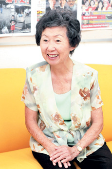 大马73岁华裔女村长服务社区:付出越多得到越多