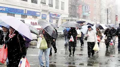 飓风过后又迎风暴 纽约华埠商家民众雪上加霜