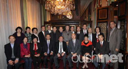 驻法使馆官员走访华人企业:将一如既往支持发展