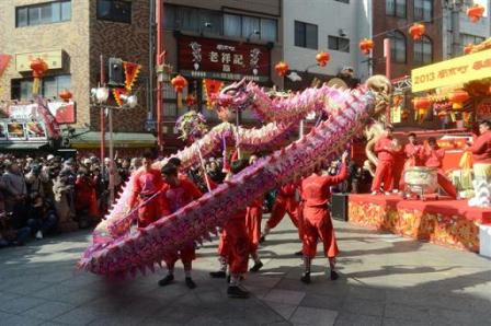 日本神户南京街举行春节庙会活动喜气洋洋(图)