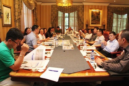 博茨瓦纳侨界代表举行座谈会探讨华人面临危机