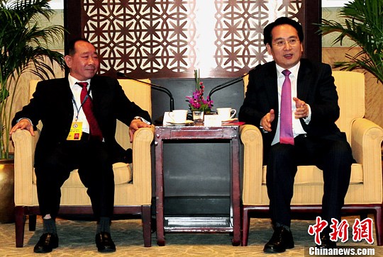 谭天星会见美国大洛杉矶地区促统联合会访华团