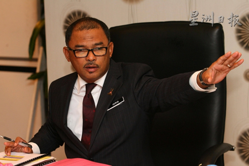 大马甲州首长坚持鸡场街不封街疏解交通堵塞问题