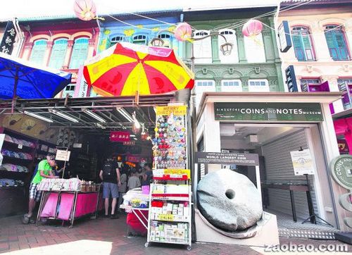 新加坡唐人街摊主不满新摊位设计称缺少传统特色