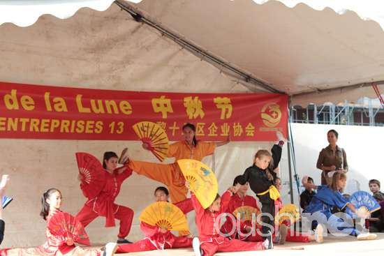 巴黎13区中秋嘉年华市长候选人与华人选民共舞