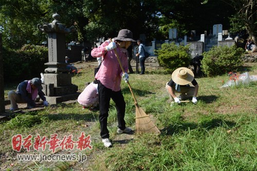 日本长崎县民众第40次为长眠当地中国人扫墓(图)