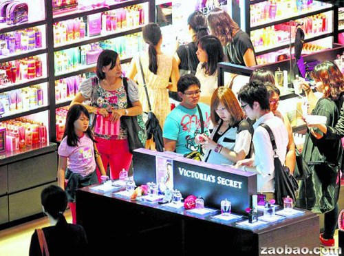 赴新加坡中国团体游客减少更多人选择自由行