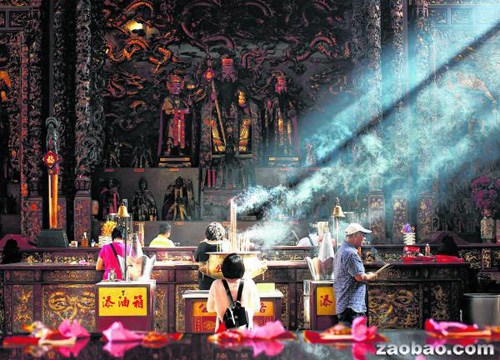 新加坡华人庙宇租契飙升善信奔波为神安身(图)