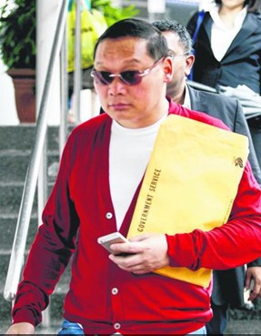 一中国商人新加坡豪赌赢钱携巨额现金离境遭罚款