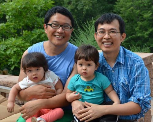 美华裔男同志伴侣喜添丁寻代孕母生育龙凤胎(图)