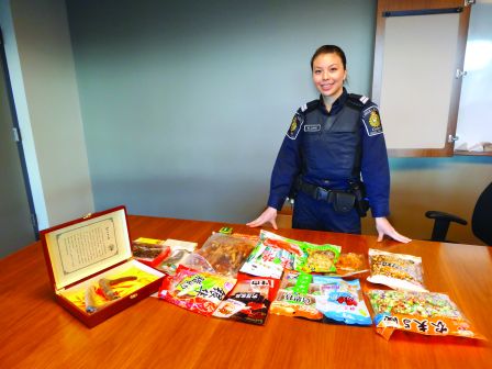 华人春节后返加国勿携违禁品闯关违者将列黑名单