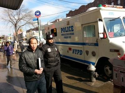 纽约警方24小时驻守华埠防犯罪确保华人过平安年