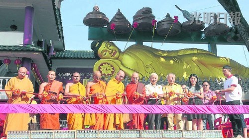 ��ʱ����������������ѩ��ӭ������Է�ʥ��ͼ��