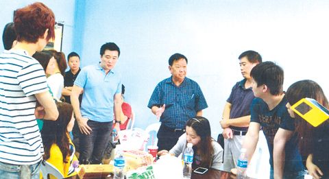菲律宾移民局商场抓扣14名中国公民使馆交涉(图)