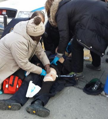 ŦԼ�����ᾯԱִ����ǹ���������Ĳ��뼱�ȣ�ͼ��