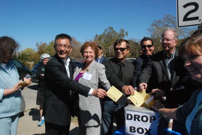 ��������Ա��ѡ�����ѡ�ˣ�ÿһƱ����Ҫ��ͼ��