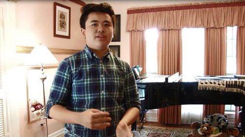 9岁上高中SAT考满分美华裔学霸获总统学者奖(图)