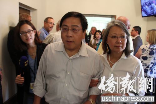 美华人家遭市长丢狗屎拒接受道歉拟状告市府(图)