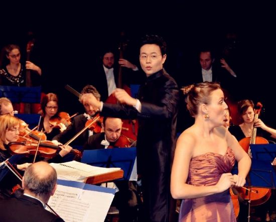旅意华人指挥家:把更多中国音乐搬上欧洲舞台