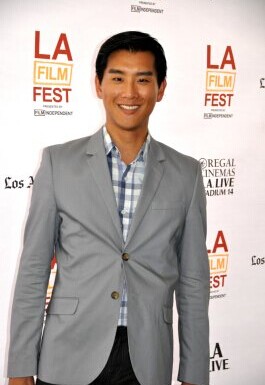 美华裔新秀闯好莱坞网络喜剧短片冲人气(图)