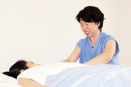 华裔通乳师登陆加拿大受热捧被指为朝阳产业(图)
