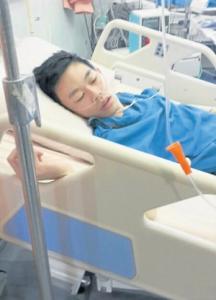 轻轨车站步行回家遇袭大马华裔青年遭敲头抢手机