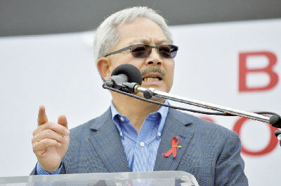 旧金山办艾滋病健行活动华裔市长悼马航罹难专家
