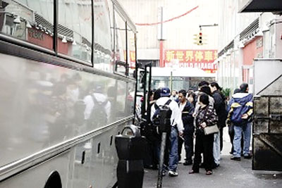 华裔移民赌博输掉“美国梦”排解孤独致人财两失