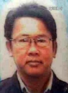 大马华裔男子驾摩托车出意外撞上卡车头破身亡