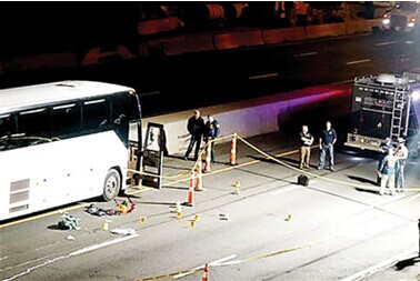 ��һ�������Ӱ�ʿ�ϴ��˳˿;ܽ�е�⾯���У�ͼ��