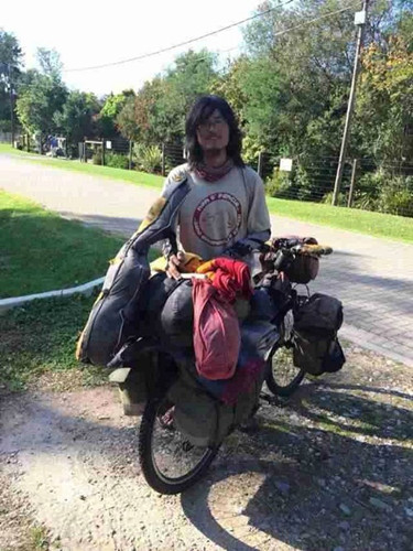 中国游客骑单车环游世界南非华社吁侨胞提供帮助