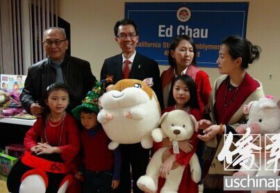 加州华裔议员举办玩具募捐回顾一年来立法工作