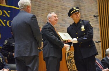 纽约市警总局升职典礼三名华裔警员升警佐(图)