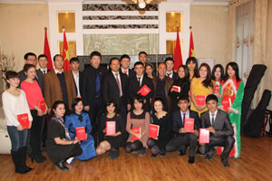 驻奥什总领馆举办吉南部孔子学院师生新年联谊会