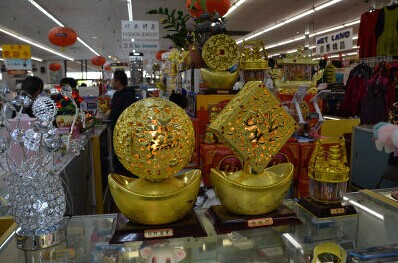 洛杉矶华人小超市抢先机农历春节年货已上架(图)