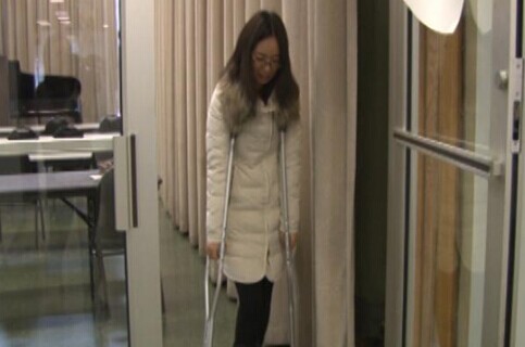 在美中国留学生被公交车撞晕欲告司机肇事逃逸