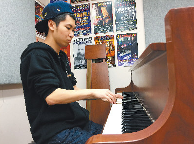 美华裔入选“中国好歌曲”希望能给魔幻大片配乐