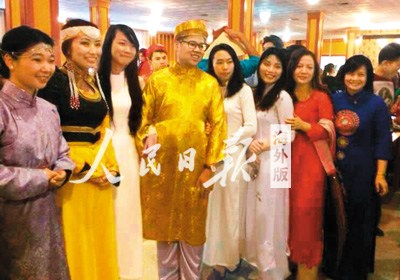 中国留学生以多种方式庆春节坚守中国传统文化