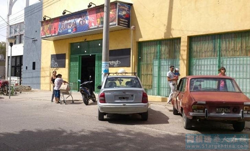 阿根廷一华人超市店主欲阻止小偷离开引发冲突