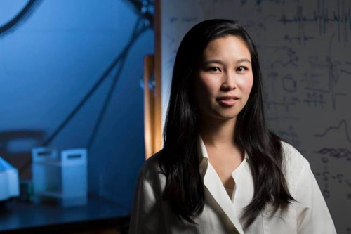 华裔女生获加州大学生物科研大奖登校网首页(图)
