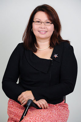 美华裔女众议员冲击联邦参议员在伊战失去双腿