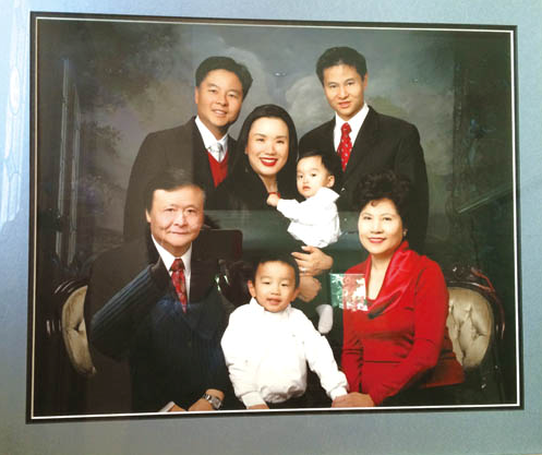 美华裔国会议员刘云平母亲:拼搏精神成就子女