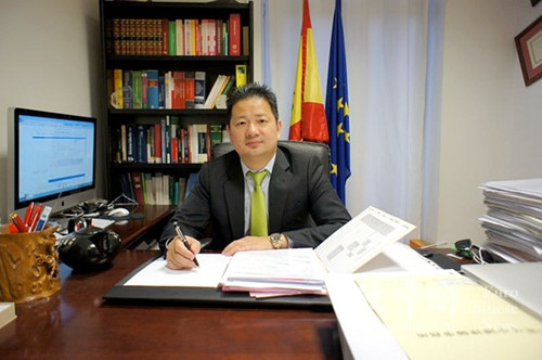 律师解读西班牙突击检查华商吁华人打破沉默发声