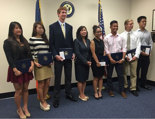 美国两华裔学生获国会议员推荐跻身顶尖军校